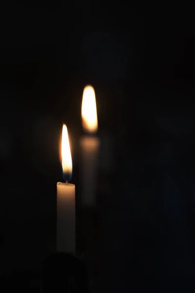 Две Свечи Зажжены Церкви — стоковое фото