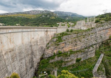 Verdon 'da Castillon Barajı