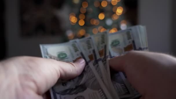 Primer plano manos moneda contando dólares — Vídeos de Stock