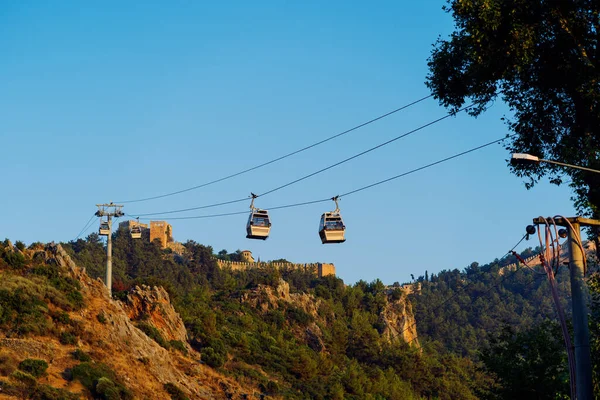 Cable car overlooking tress, Turkey — Stock Photo, Image