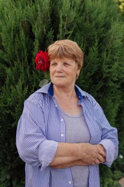GÖREVLİ BİR KADIN GÖREVİ KADIN KIZI KIZI KIZINDA KIZI KIZI KIZI KIZI KIZI KIZI KIZ GÖREN