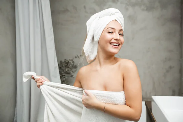 Cheerful Young Woman White Towel Bathroom — Fotografia de Stock
