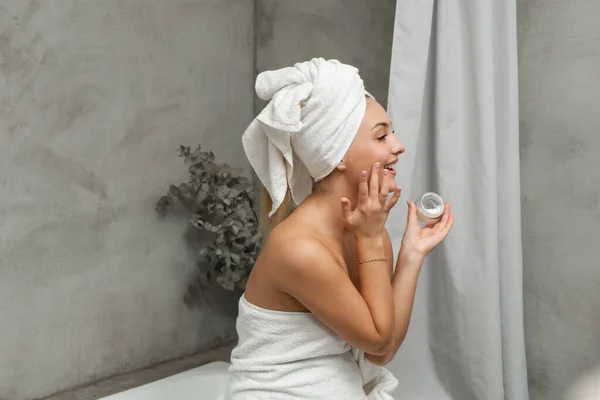 Portrait Cheerful Caucasian Female Towel Cream — Fotografia de Stock