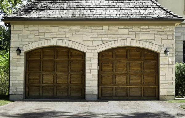 Typical two car wooden oak car garage — Stock Photo, Image