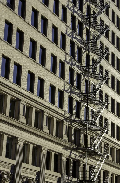 Fachada de edifício de escritório — Fotografia de Stock