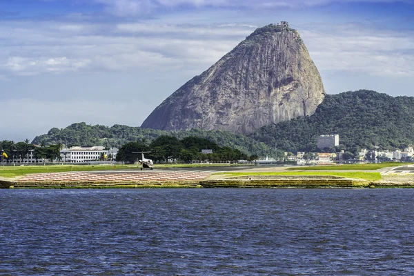 Vista da montanha do Pão de Açúcar no Rio de Janeiro — Fotografia de Stock