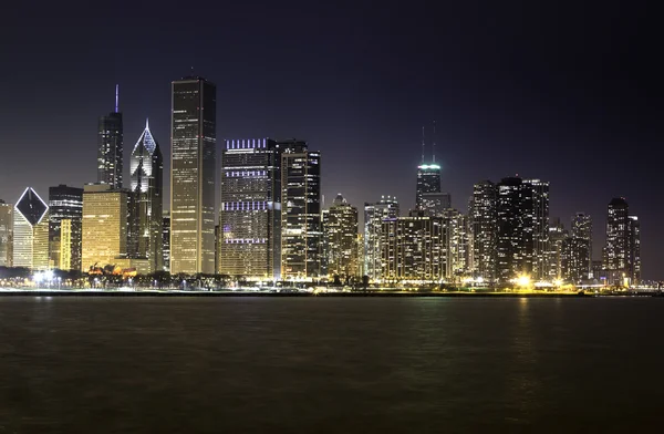 Chicago skyline nattetid — Stockfoto