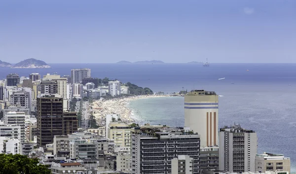 Pohled na pláž ipanema z alto lebon — Stock fotografie
