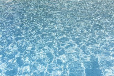 Havuzu su ile güneş reflecions