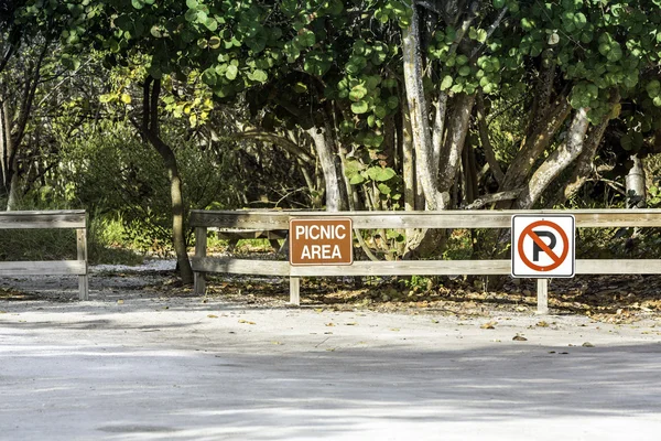 Tourist information sign - picnic area — Stock Photo, Image