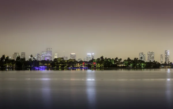 Miami Skyline de noche — Foto de Stock
