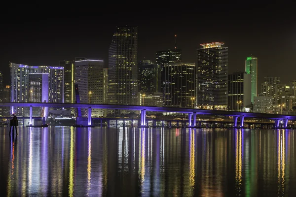 Miami skyline nattetid — Stockfoto