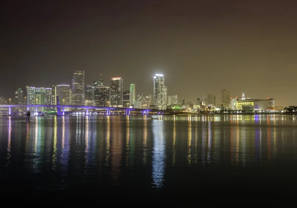 Miami skyline nattetid — Stockfoto