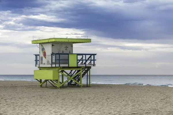 Lifeguard tower in South Beach, Miami — Stock Photo, Image