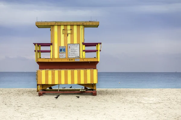 Lifeguard tower in South Beach, Miami — Stock Photo, Image