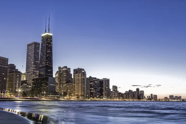 Chicago tarafından dusk — Stok fotoğraf