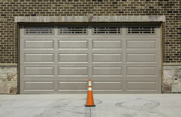 Houten garage voor twee wagens — Stockfoto