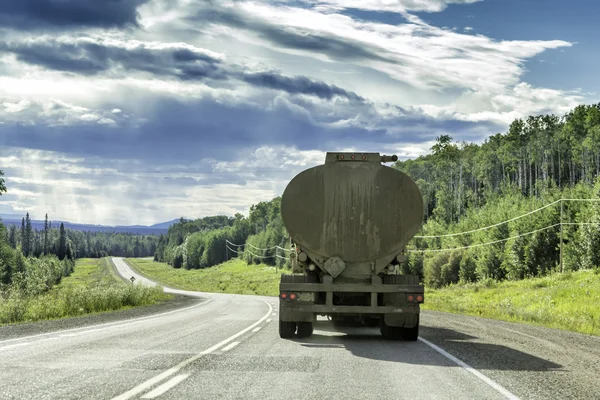 LKW mit Anhänger — Stockfoto