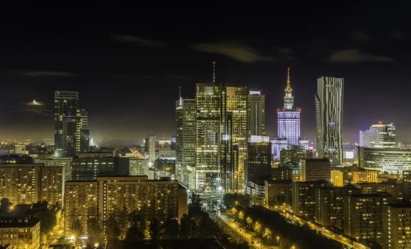 Warszawa Śródmieście w nocy — Zdjęcie stockowe
