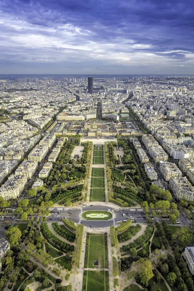 Widok z lotu ptaka na champ de mars i invalides w Paryżu — Zdjęcie stockowe