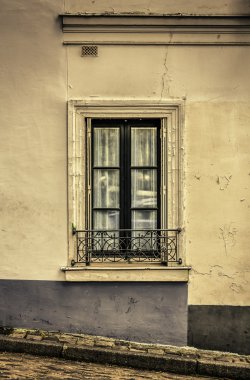 Eski pencere - vintage bir görünüm