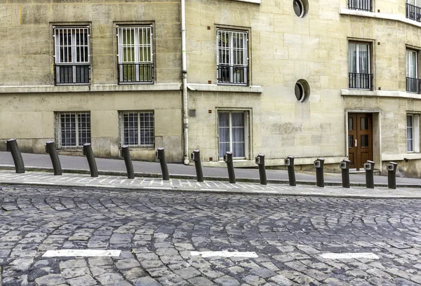 Empty parking of bicycles for rent in Paris — Stock Photo, Image