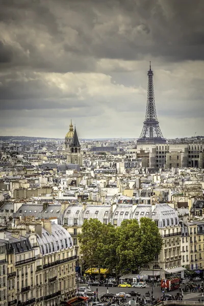 Vista de la Torre Eiffel en París — Foto de Stock