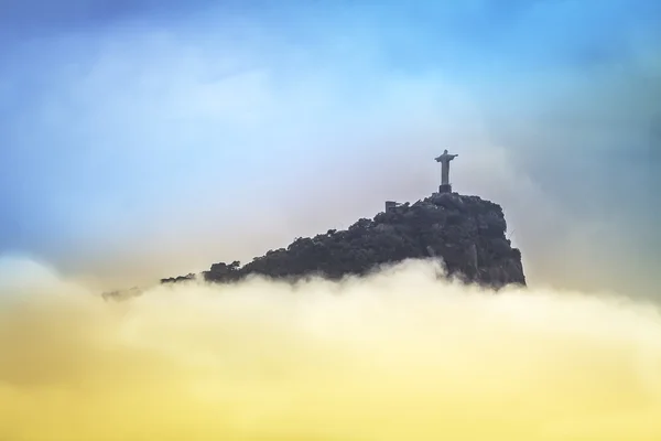 Cristo Redentor en las nubes, Río de Janeiro, Brasil — Foto de Stock