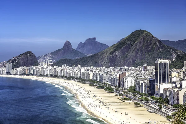 Plage de copacabana à rio de janeiro, brésilienne — Photo