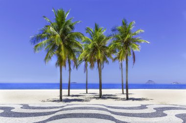 CopacabanaPlajı avuç içi ve kaldırım rio de Janeiro, Brezilya