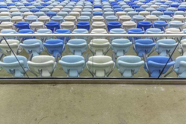 Τα καθίσματα γήπεδο κενό χρώμα στο ποδοσφαιρικό στάδιο Μαρακανά στο Ρίο ντε Τζανέιρο, Βραζιλία — Φωτογραφία Αρχείου
