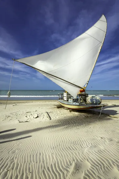 Traditional small fishing boat on the beach of Fortaleza, Brazil — Stock Photo, Image