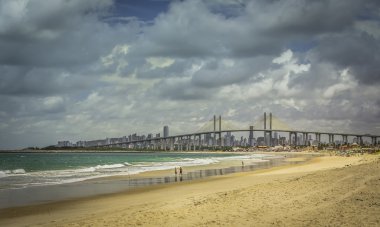 navarro Köprüsü, Brezilya ile doğum sonrası Beach City