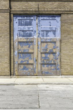 endüstriyel eski garaj kapısı