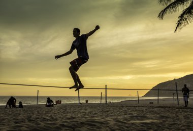 Çocuk uygulamaları slacklining