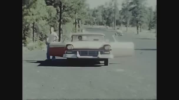 California Usa Junio 1957 Calle Autos Viejos Americanos Los Años — Vídeo de stock