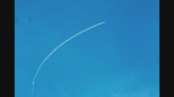 Калифорния Сша Июнь 1957 Химические Трассы Небе Самолета — стоковое видео