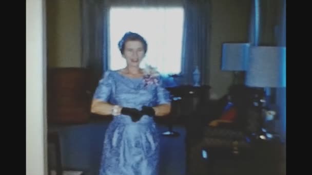 Dallas Usa Juni 1958 Elegante Ältere Dame Haus Den 50Er — Stockvideo