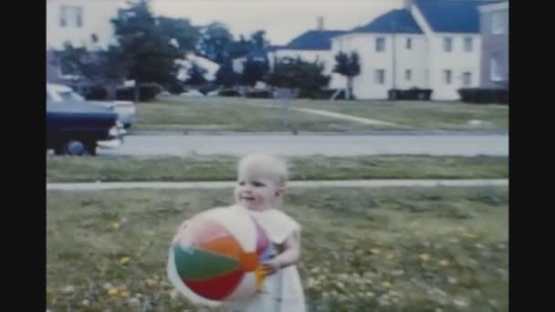 Dallas Usa 1958年6月 50代の歩道家族の記憶の中の子供 — ストック動画