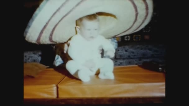 Dallas United States December 1961 Baby Family Memories — Stock Video