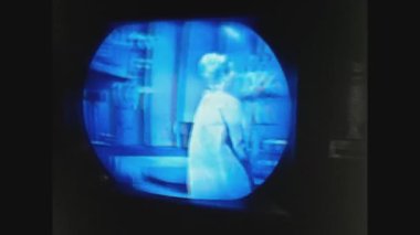 DUS, BİRLİK DEVLETLER 1964 MART: 60 'lı yıllarda evdeki televizyon