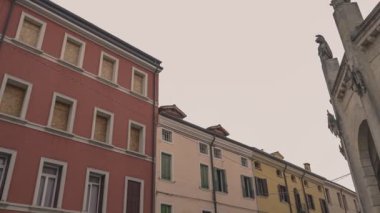 ROVİGO, İTALYA 14 EKİM 2021: Rovigo 'daki Giuseppe Garibaldi Meydanı