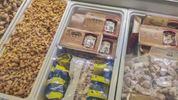 Rovigo Olaszország Október 2021 Fagyasztott Élelmiszerekkel Teli Hűtő Önkiszolgáló Fagyasztott — Stock videók