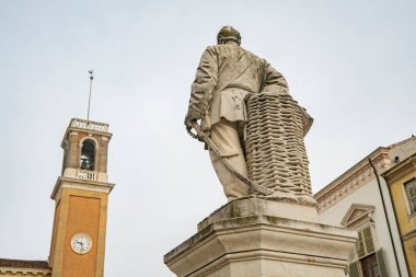 Rovigo 'daki Giuseppe Garibaldi Meydanı tarihi bir İtalyan şehridir.