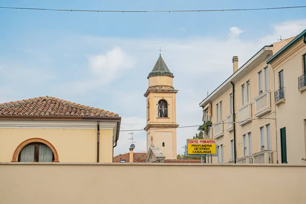 Rovigo Italia Octubre 2021 Pequeño Campanario Una Iglesia Suburbana — Foto de Stock