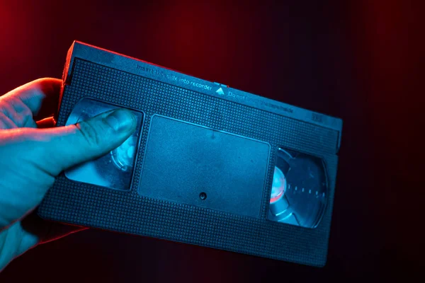 Vhs Kassettenausschnitt Einem Dunklen Licht Aufgenommen — Stockfoto