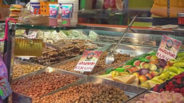 Rovigo Italy October 2021 Street Market Candy Stops Details — 비디오