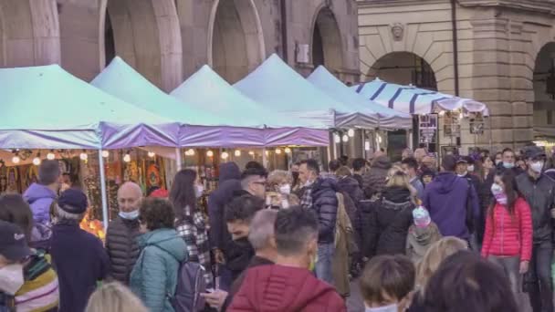 Rovigo イタリア30 10月2021 守護聖人の日の機会にRovigo市内の混雑した屋台で伝統的な年間市場 — ストック動画