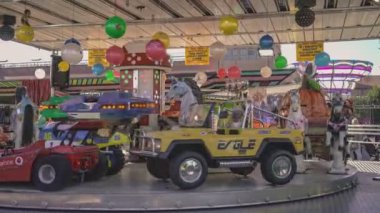 ROVİGO, İTALYA 30 EKİM 2021: lunapark atlı karınca.