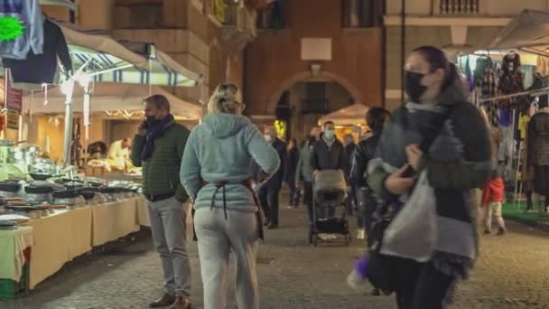 Rovigo Italien Oktober 2021 Folk Promenerar Gatumarknaden — Stockvideo